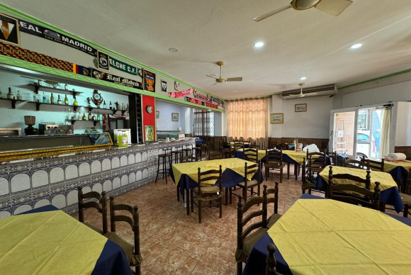 Herverkoop - Winkel Ruimte - Torrevieja - Estacion de autobuses