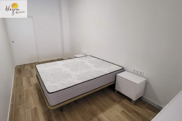 Herverkoop - Appartement  - Valencia - Torrefiel