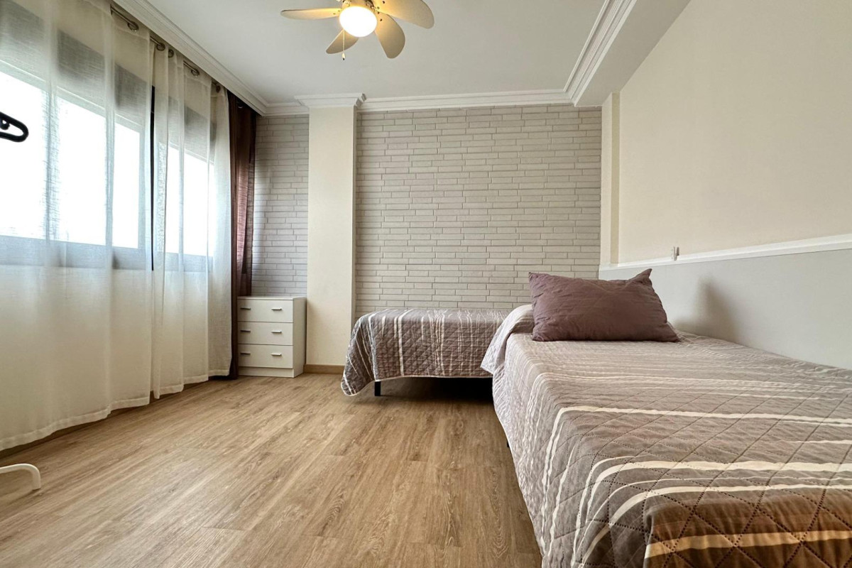 Herverkoop - Appartement  - Alicante - Altozano