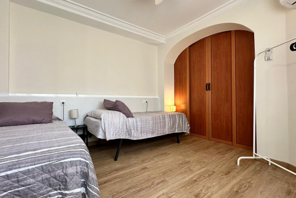 Herverkoop - Appartement  - Alicante - Altozano