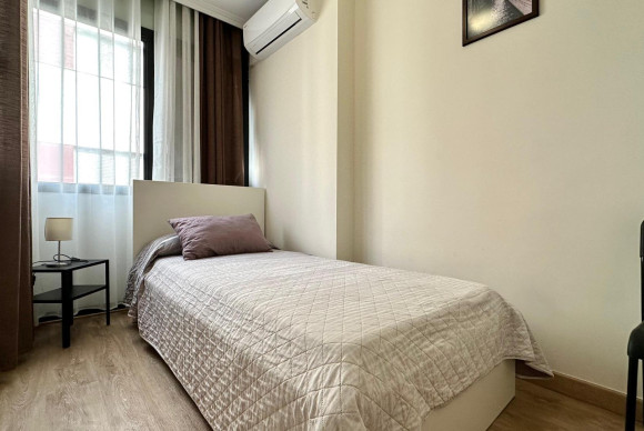 Herverkoop - Appartement  - Alicante - Altozano