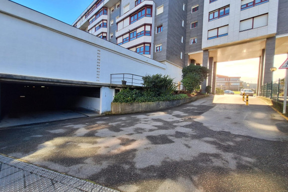 Resale - Parking - Salinas