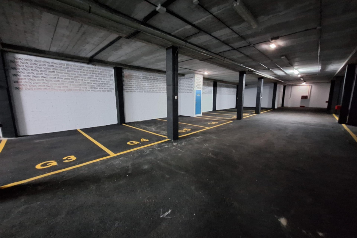 Resale - Parking - Salinas