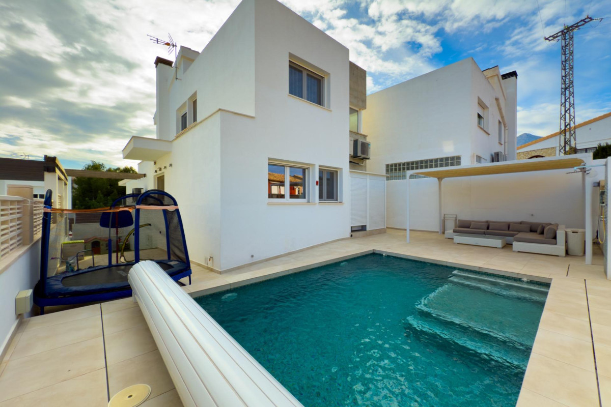 Revente - House - La Nucía - Urbanizaciones