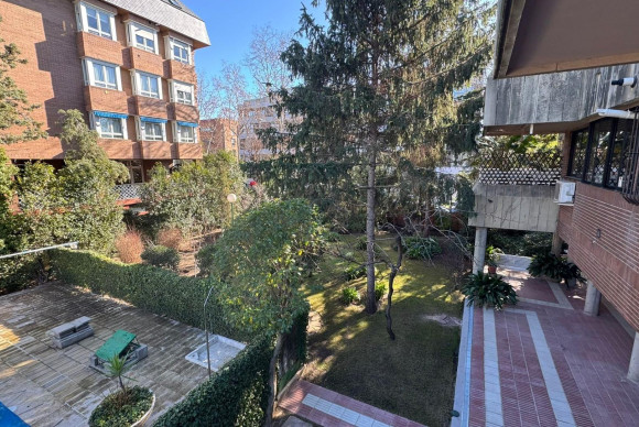 Herverkoop - Appartement  - Madrid - Colina