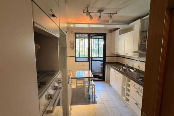 Herverkoop - Appartement  - Madrid - Colina
