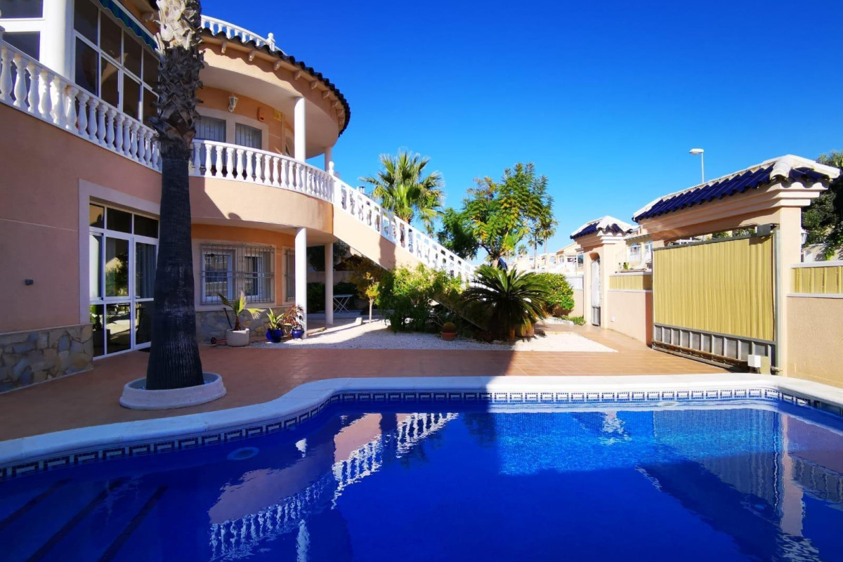 Revente - House - Orihuela Costa - La Florida