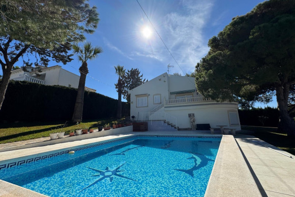 Herverkoop - Villa - Cabo Roig - MUY CERCA DE LA PLAYA