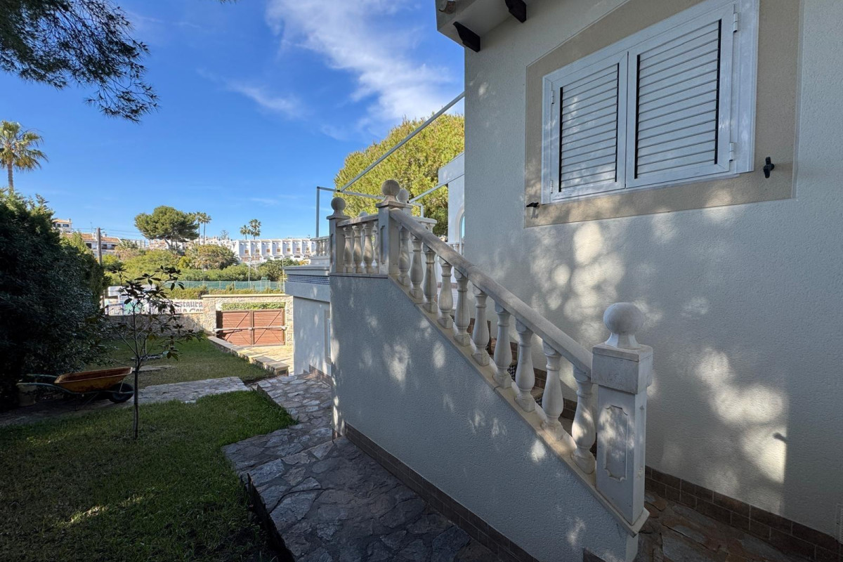 Herverkoop - Villa - Cabo Roig - MUY CERCA DE LA PLAYA