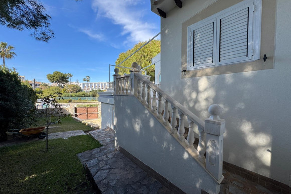 Herverkoop - Villa - Cabo Roig - MUY CERCA DE LA PLAYA