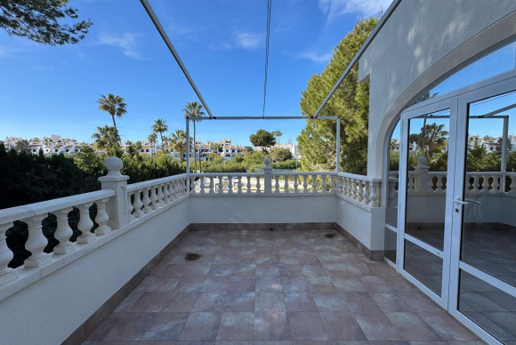 Herverkoop - Villa - Cabo Roig - MUY CERCA DE LA PLAYA