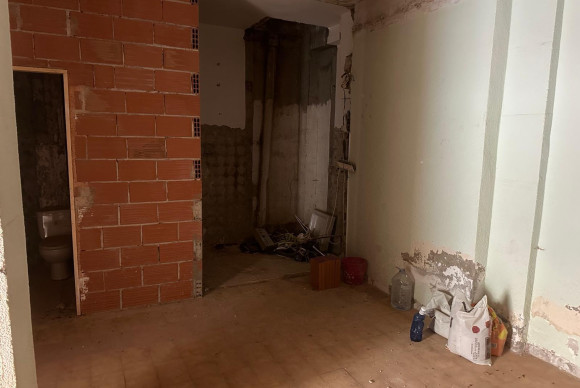 Reventa - Local Comercial - Alicante - Altozano