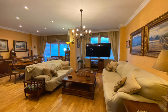 Herverkoop - Appartement  - Alicante - Centro Tradicional