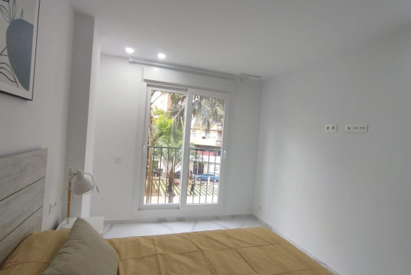 Alquiler a largo plazo - Apartamento / piso - Alicante - Centro Tradicional