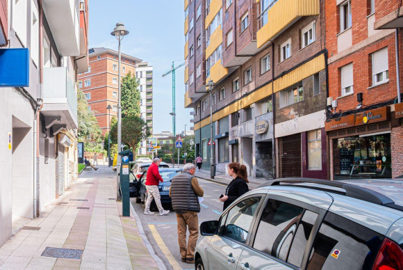 Reventa - Negocio - Aviles - Centro