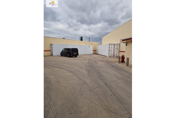 Alquiler a largo plazo - Nave industrial - La Pobla de Vallbona - Núcleo Urbano