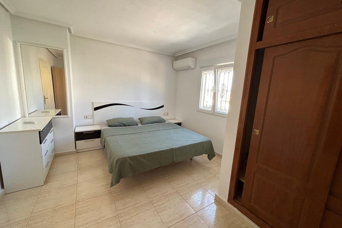 Herverkoop - Duplex Woning - Torrevieja - Torreblanca