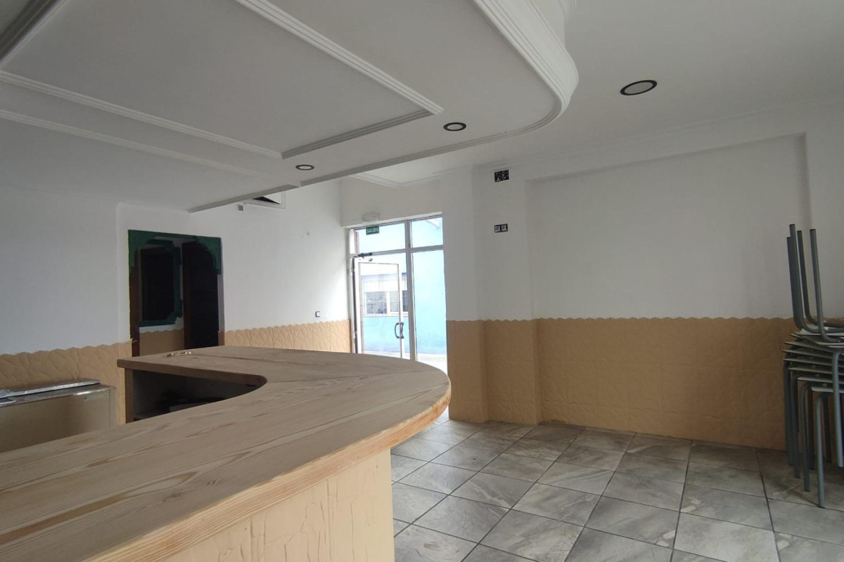 Revente - Commercial Unit - Alicante - San Gabriel