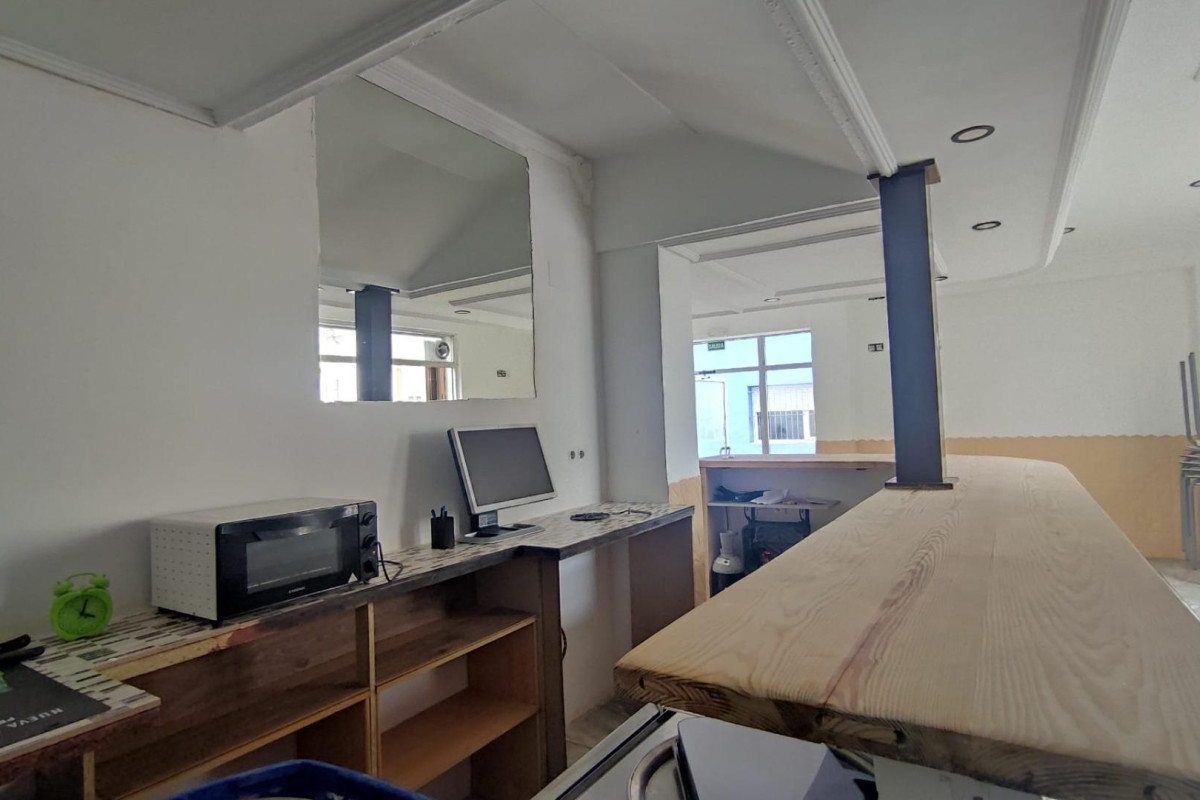 Revente - Commercial Unit - Alicante - San Gabriel