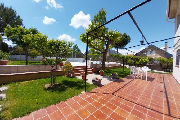 Revente - House - Pozuelo de Alarcon - Zona Pueblo