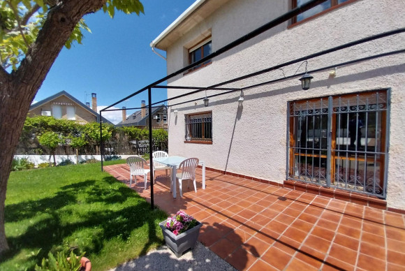 Revente - House - Pozuelo de Alarcon - Zona Pueblo