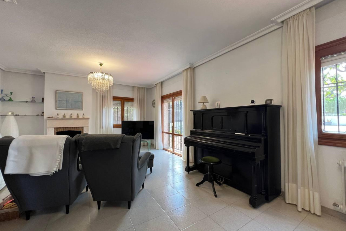 Revente - House - Pozuelo de Alarcon - Zona Pueblo