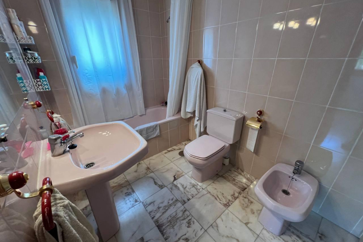 Revente - House - Pozuelo de Alarcon - Zona Pueblo