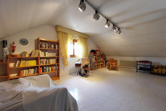 Revente - House - Pozuelo de Alarcon - Zona Pueblo