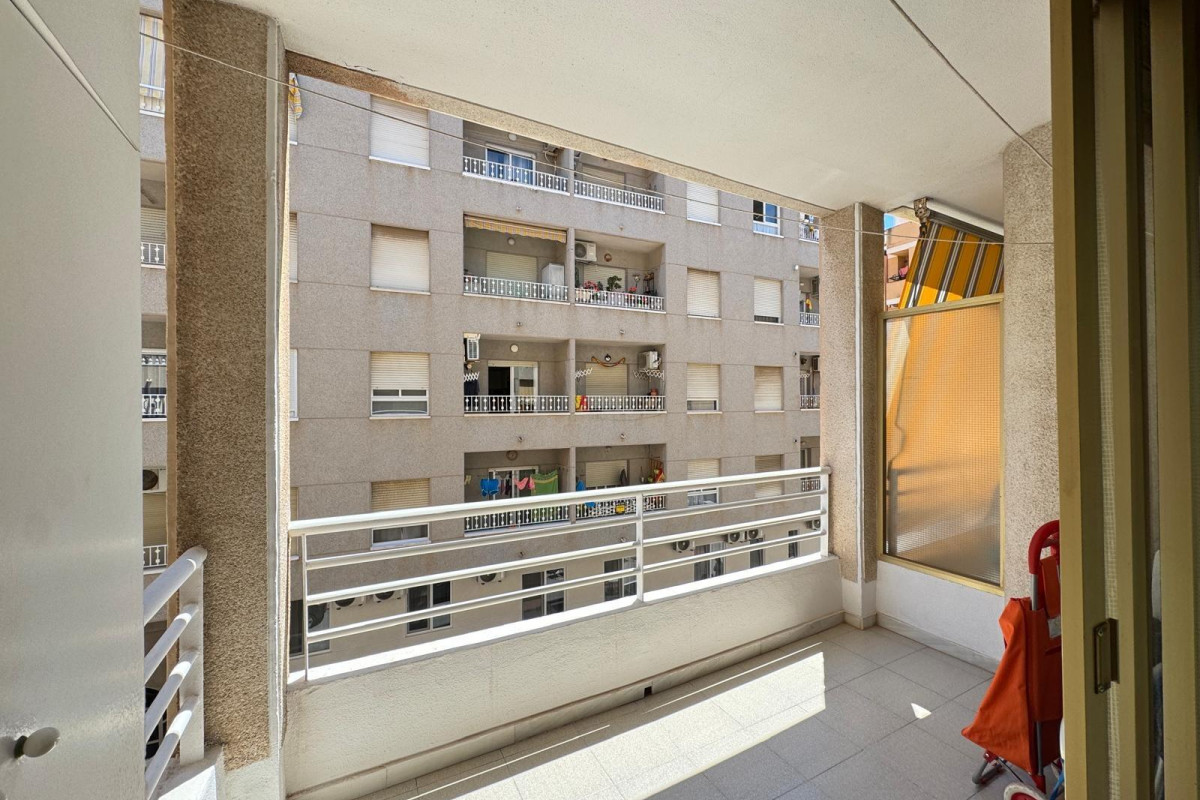Resale - Apartment  - Torrevieja - Centro