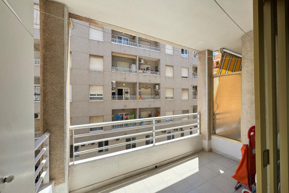 Resale - Apartment  - Torrevieja - Centro