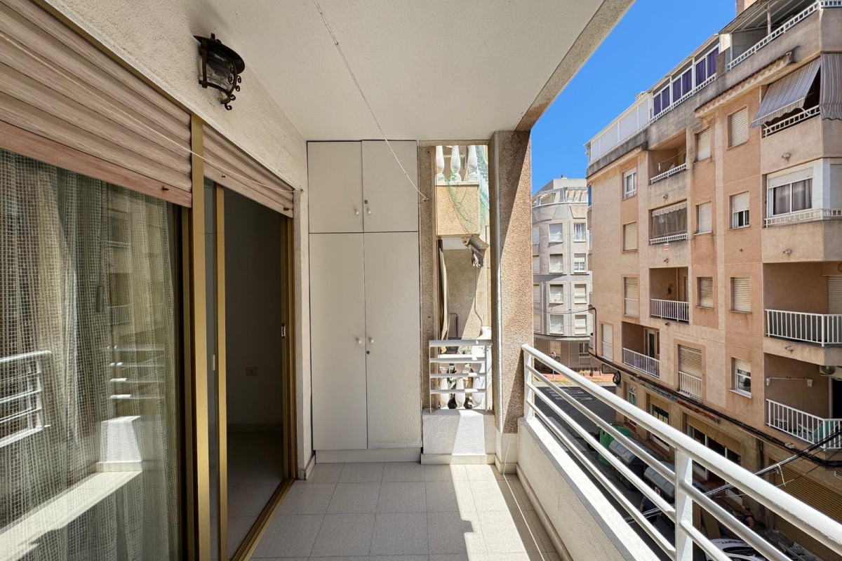 Resale - Apartment  - Torrevieja - Centro
