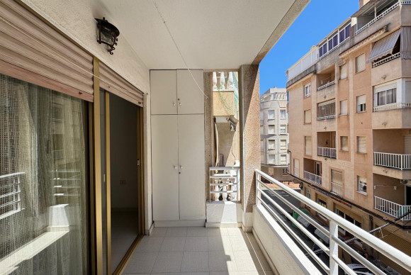 Resale - Apartment  - Torrevieja - Centro