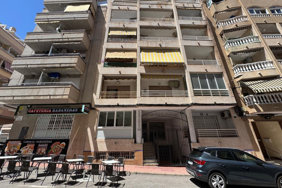 Resale - Apartment  - Torrevieja - Centro