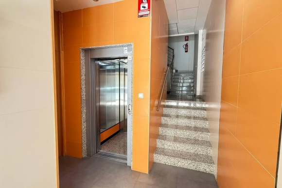 Reventa - Apartamento / piso - Torrevieja