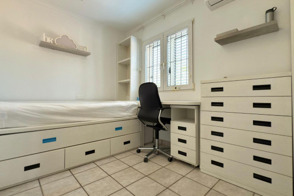 Reventa - House - Alicante - Vistahermosa