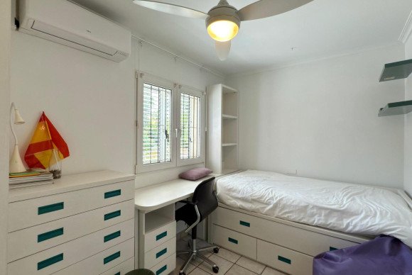 Reventa - House - Alicante - Vistahermosa