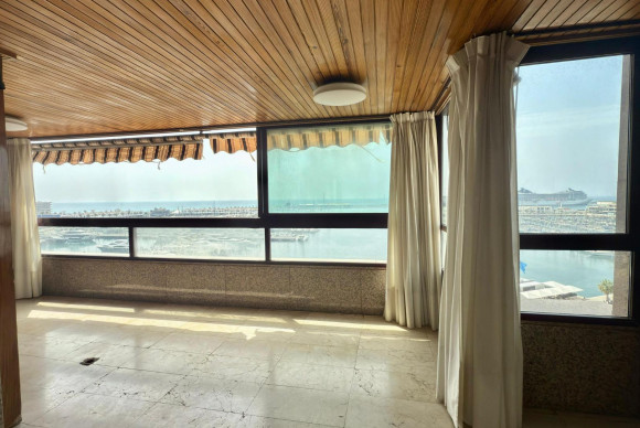 Herverkoop - Appartement  - Alicante - Centro