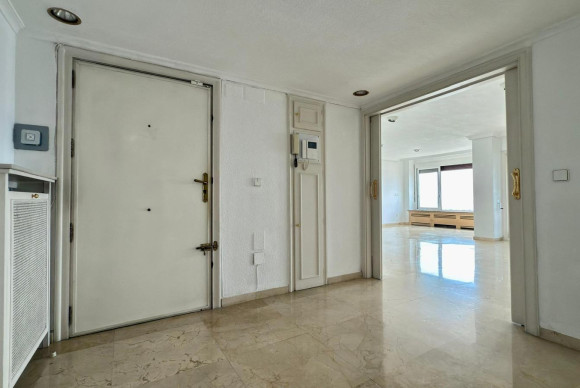 Herverkoop - Appartement  - Alicante - Centro