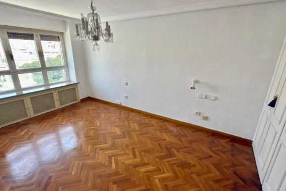 Herverkoop - Appartement  - Alicante - Centro