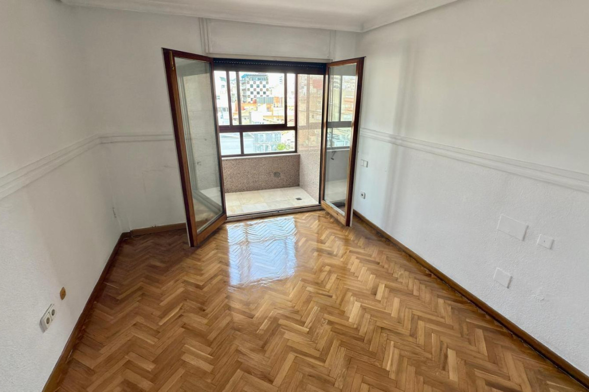 Herverkoop - Appartement  - Alicante - Centro