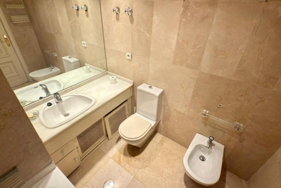 Herverkoop - Appartement  - Alicante - Centro