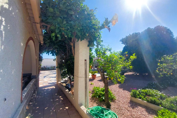 Reventa - Masía - LA MARINA