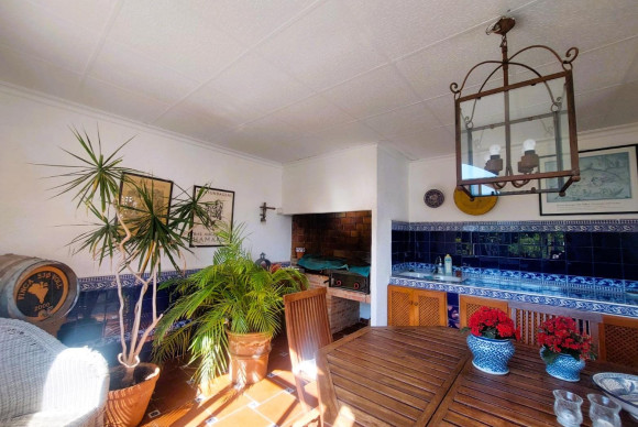 Reventa - Masía - LA MARINA