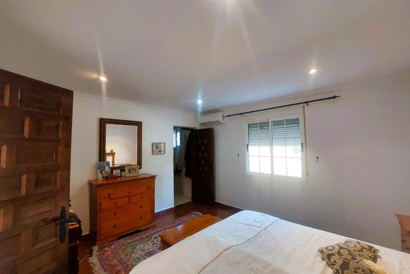 Reventa - Masía - LA MARINA