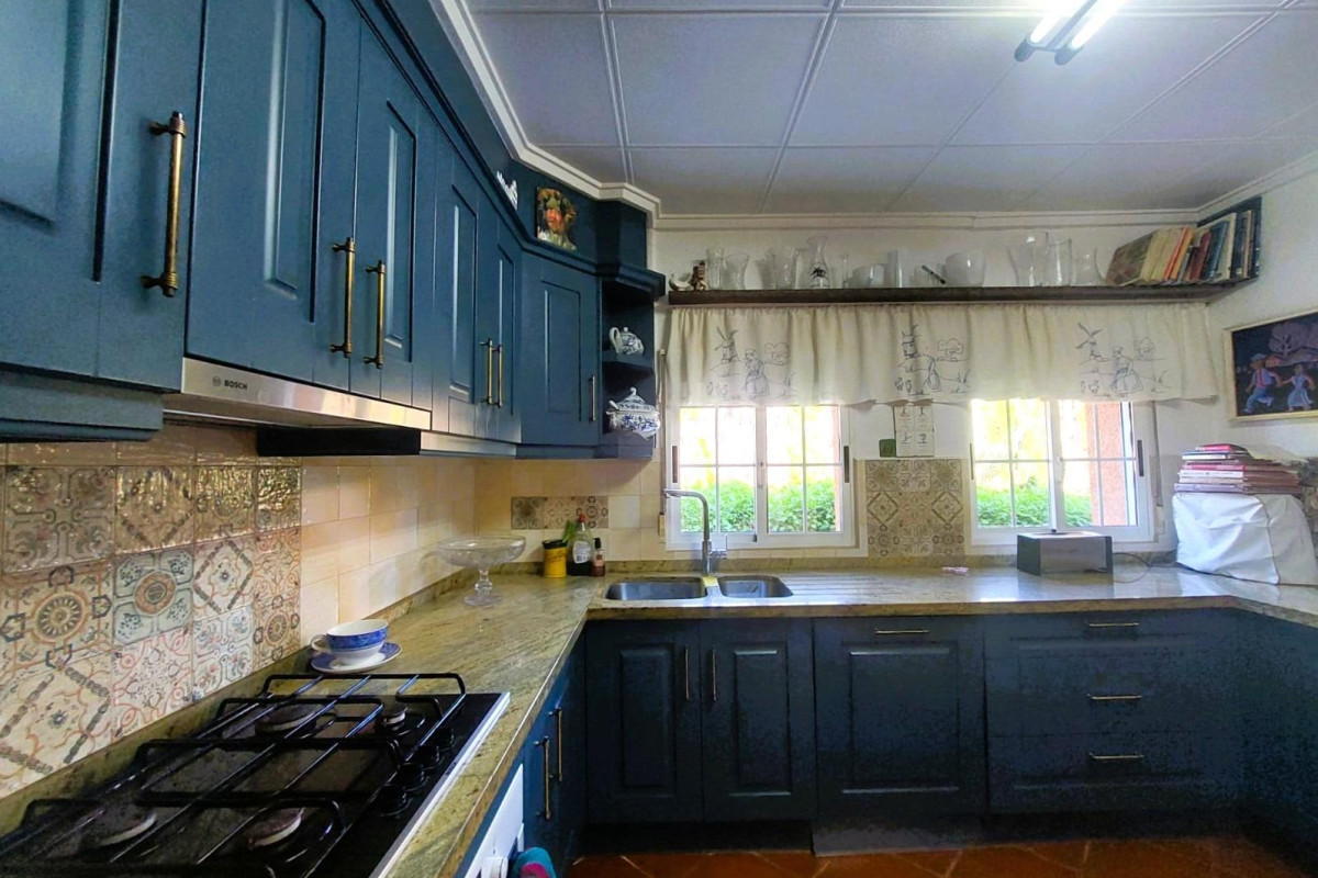 Reventa - Masía - LA MARINA