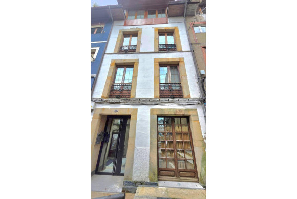 Herverkoop - Gebouw - Valdes - Luarca - Valdés