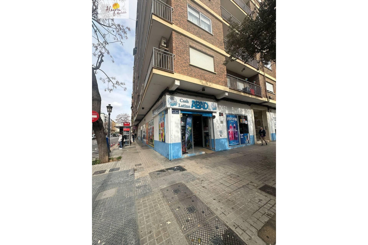 Herverkoop - Winkel Ruimte - Valencia - Mont-Olivet