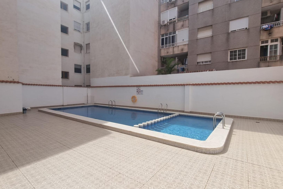 Reventa - Apartamento / piso - Torrevieja - Centro