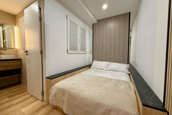 Herverkoop - Appartement  - Alicante - Centro