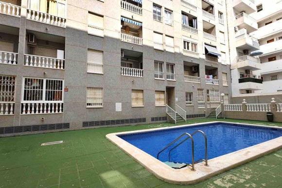 Reventa - Apartamento / piso - Torrevieja - Centro